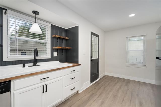 Builiding view four for 24691 Parklawn, Oak Park, MI. 48237