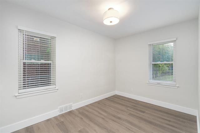 Builiding view seventeen for 24691 Parklawn, Oak Park, MI. 48237