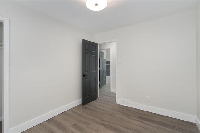 Builiding view sixteen for 24691 Parklawn, Oak Park, MI. 48237