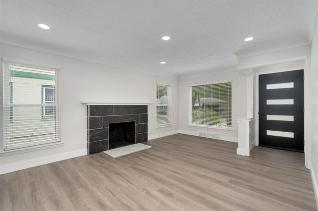 Builiding view ten for 24691 Parklawn, Oak Park, MI. 48237