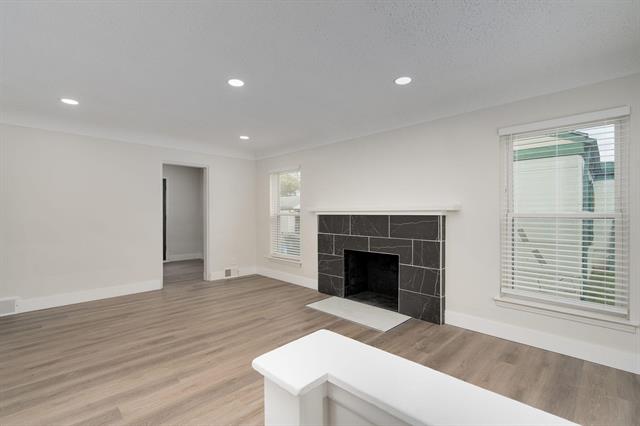 Builiding view twelve for 24691 Parklawn, Oak Park, MI. 48237