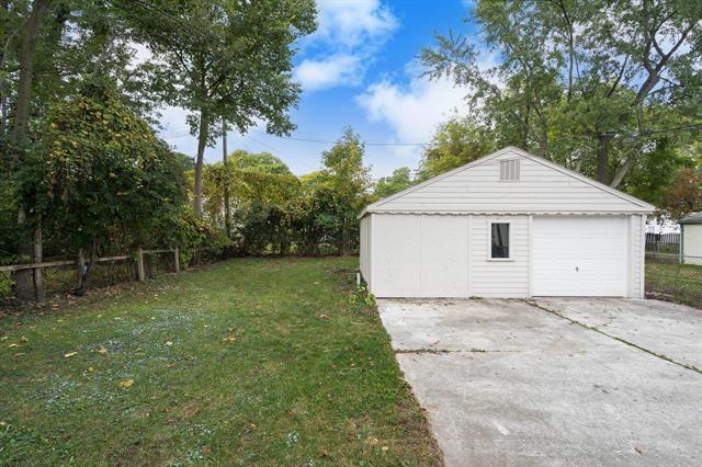 Builiding view twenty six for 24691 Parklawn, Oak Park, MI. 48237