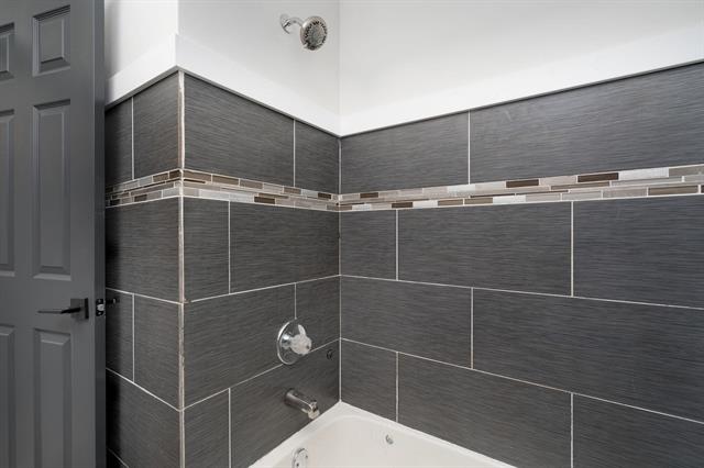 Builiding view twenty for 24691 Parklawn, Oak Park, MI. 48237