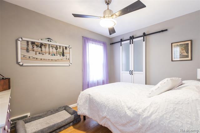 Builiding view eighteen for 2050 17Th, Wyandotte, MI. 48192