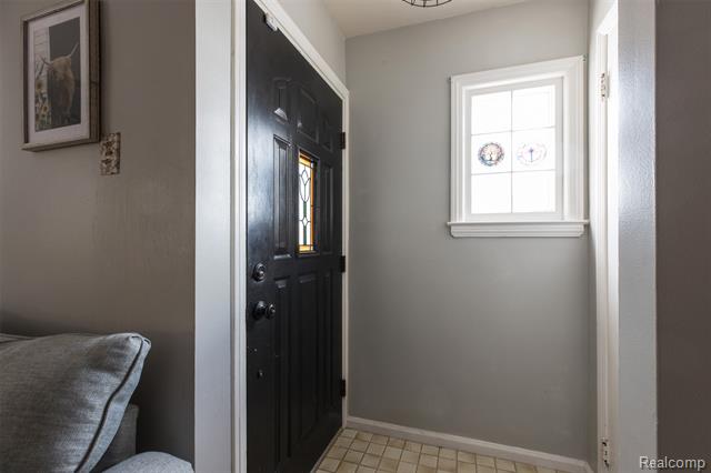 Builiding view four for 2050 17Th, Wyandotte, MI. 48192