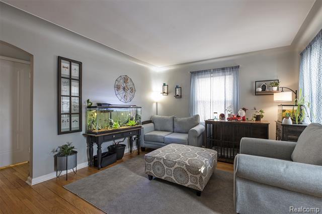 Builiding view six for 2050 17Th, Wyandotte, MI. 48192