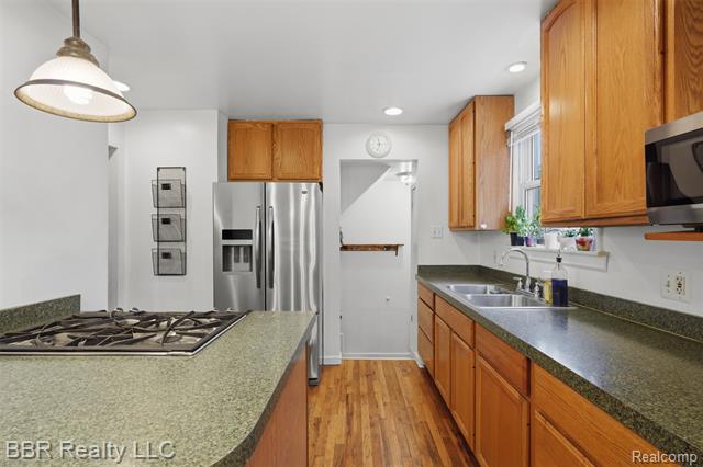 Builiding view five for 12256 Pearl, Southgate, MI. 48195
