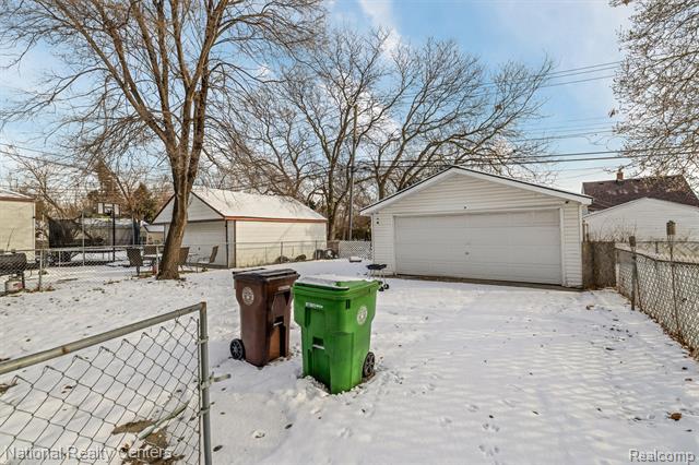 Builiding view nineteen for 12173 Pearl, Southgate, MI. 48195