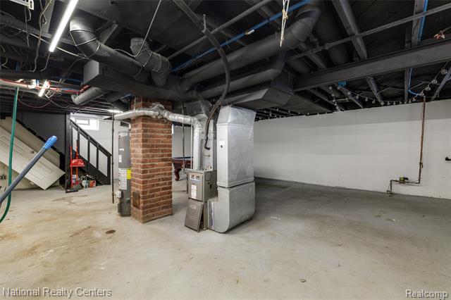 Builiding view sixteen for 12173 Pearl, Southgate, MI. 48195