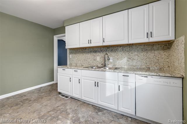 Builiding view twelve for 12173 Pearl, Southgate, MI. 48195