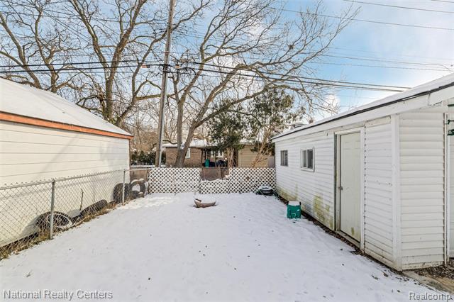 Builiding view twenty one for 12173 Pearl, Southgate, MI. 48195