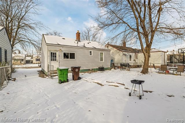 Builiding view twenty for 12173 Pearl, Southgate, MI. 48195