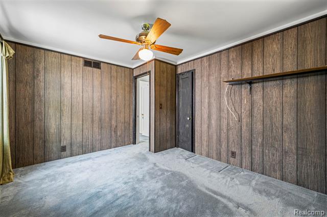 Builiding view thirteen for 12435 Agnes, Southgate, MI. 48195