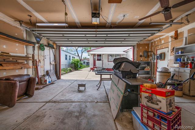 Builiding view thirty four for 12435 Agnes, Southgate, MI. 48195