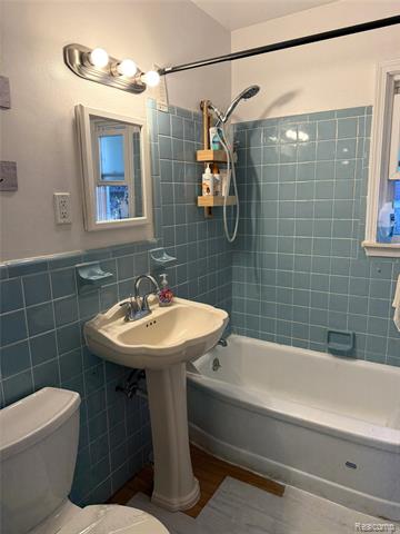 Builiding view eight for 1835 Ford, Lincoln Park, MI. 48146