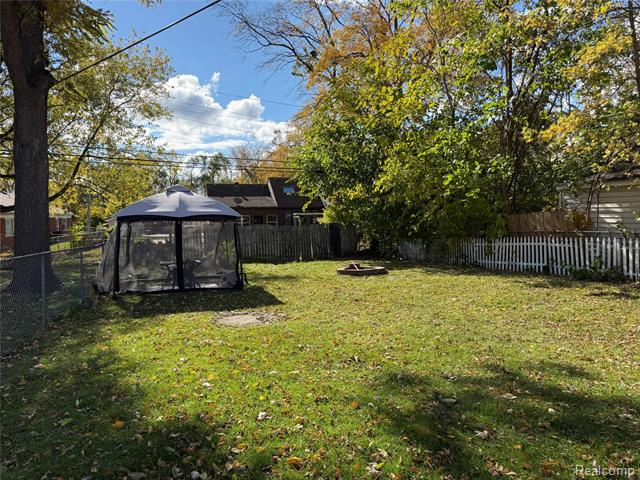 Builiding view thirteen for 1835 Ford, Lincoln Park, MI. 48146