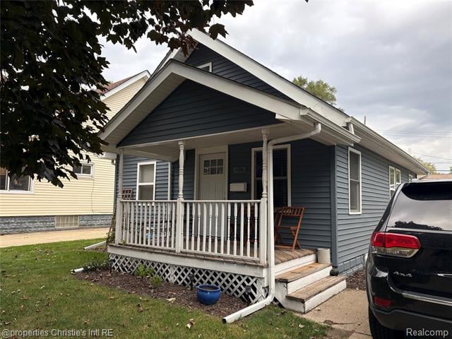 front view for 136 W Mapledale Ave, Hazel Park, Mi. 48030