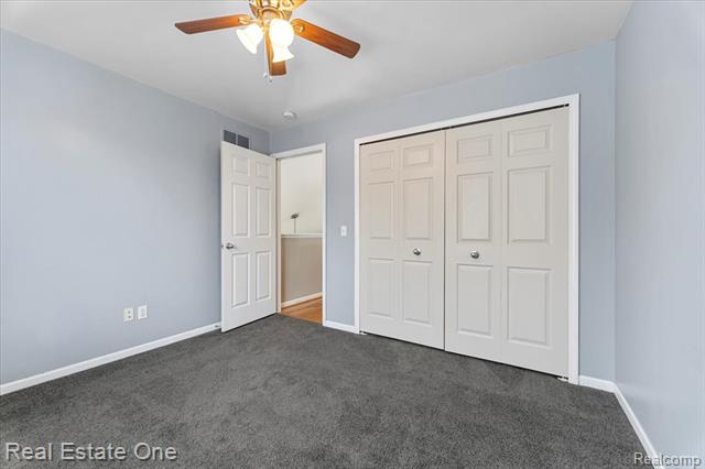 Builiding view eighteen for 15405 Oakleigh, Southgate, MI. 48195