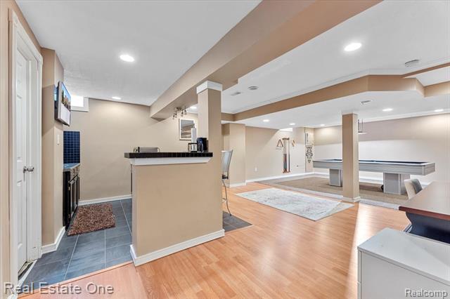 Builiding view eleven for 15405 Oakleigh, Southgate, MI. 48195