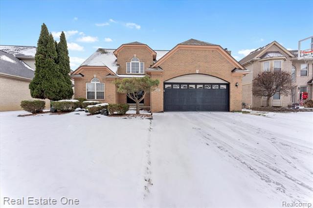 Builiding view one for 15405 Oakleigh, Southgate, MI. 48195