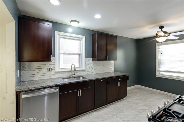 Builiding view seven for 4137 Duplex, Lincoln Park, MI. 48146