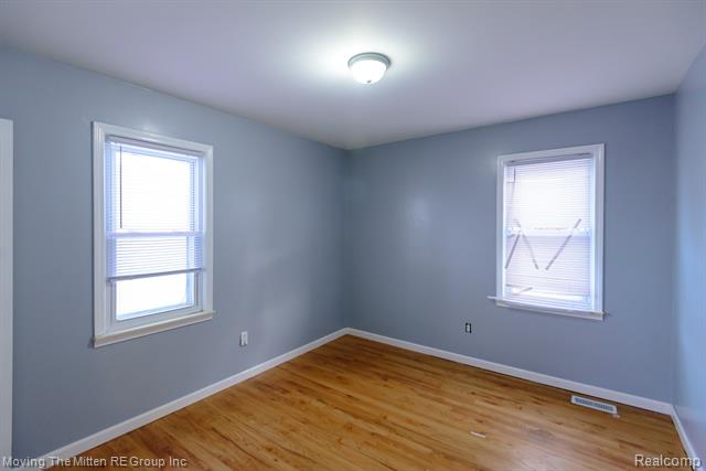 Builiding view ten for 4137 Duplex, Lincoln Park, MI. 48146