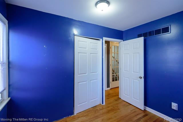 Builiding view thirteen for 4137 Duplex, Lincoln Park, MI. 48146