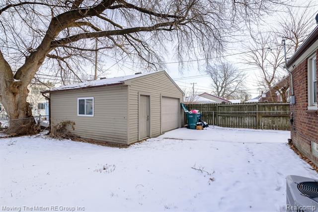 Builiding view twenty one for 4137 Duplex, Lincoln Park, MI. 48146
