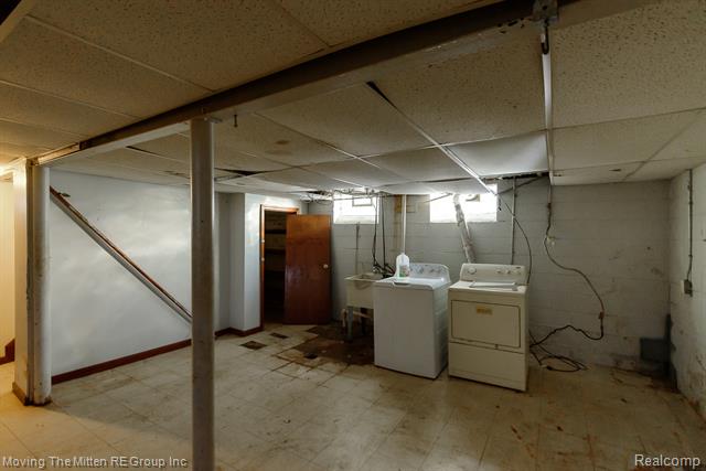 Builiding view twenty for 4137 Duplex, Lincoln Park, MI. 48146