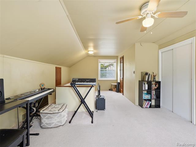 Builiding view fifteen for 24721 Ridgedale, Oak Park, MI. 48237