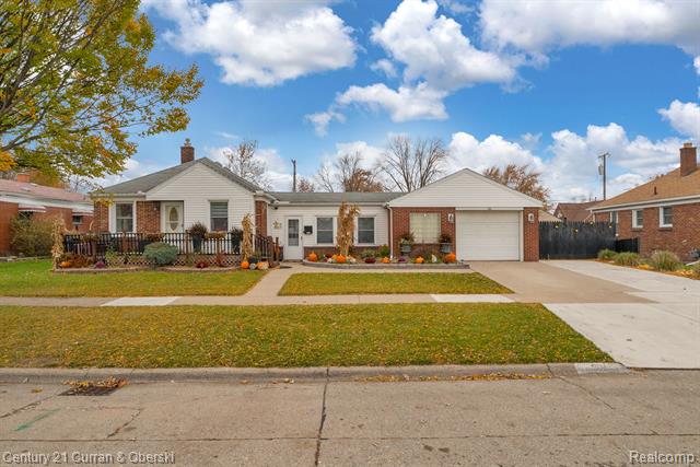 Builiding view one for 1052 Michigan, Lincoln Park, MI. 48146