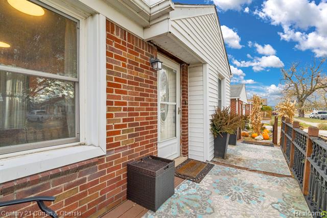 Builiding view seven for 1052 Michigan, Lincoln Park, MI. 48146