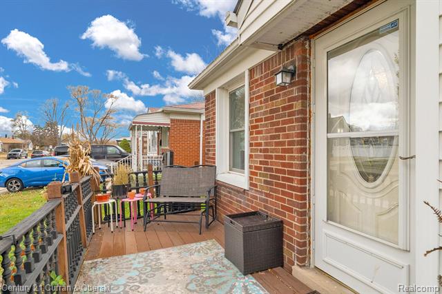 Builiding view six for 1052 Michigan, Lincoln Park, MI. 48146