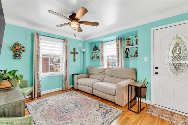 Builiding view ten for 1052 Michigan, Lincoln Park, MI. 48146