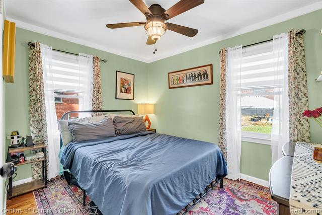 Builiding view thirteen for 1052 Michigan, Lincoln Park, MI. 48146