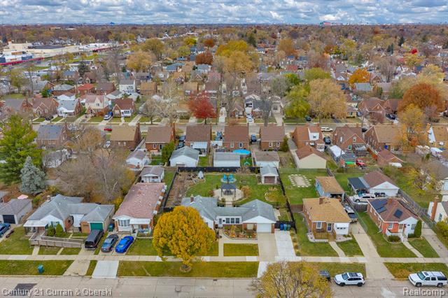 Builiding view thirty nine for 1052 Michigan, Lincoln Park, MI. 48146