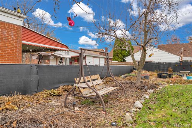 Builiding view thirty one for 1052 Michigan, Lincoln Park, MI. 48146