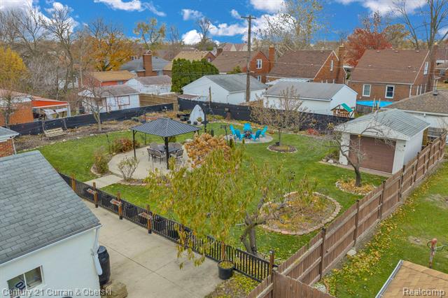 Builiding view thirty three for 1052 Michigan, Lincoln Park, MI. 48146