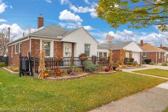 Builiding view three for 1052 Michigan, Lincoln Park, MI. 48146