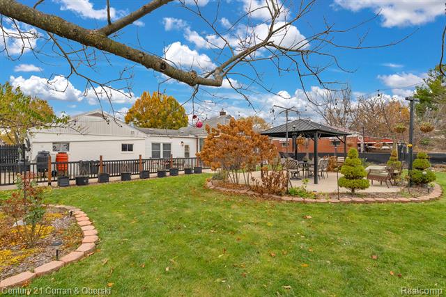 Builiding view twenty eight for 1052 Michigan, Lincoln Park, MI. 48146