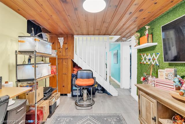 Builiding view twenty three for 1052 Michigan, Lincoln Park, MI. 48146