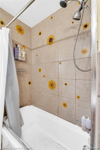 Builiding view twenty for 1052 Michigan, Lincoln Park, MI. 48146