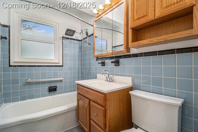 Builiding view fifteen for 9885 Hubert, Allen Park, MI. 48101