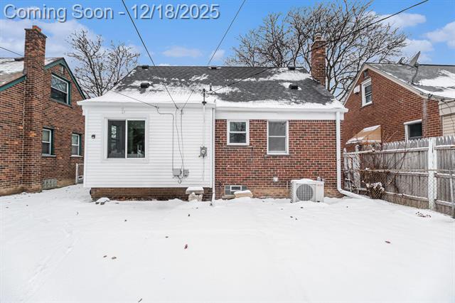 Builiding view thirty for 9885 Hubert, Allen Park, MI. 48101