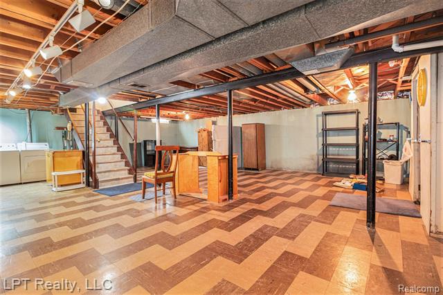 Builiding view nineteen for 2160 Malvina, Lincoln Park, MI. 48146