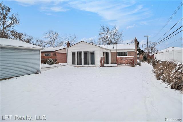 Builiding view twenty eight for 2160 Malvina, Lincoln Park, MI. 48146