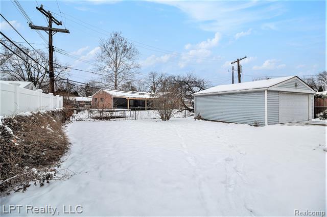 Builiding view twenty nine for 2160 Malvina, Lincoln Park, MI. 48146