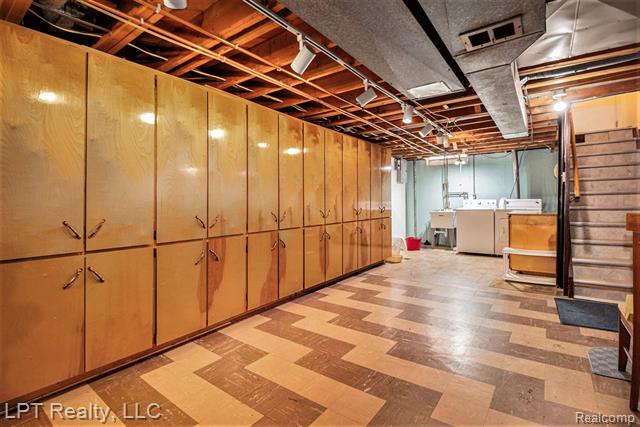 Builiding view twenty for 2160 Malvina, Lincoln Park, MI. 48146