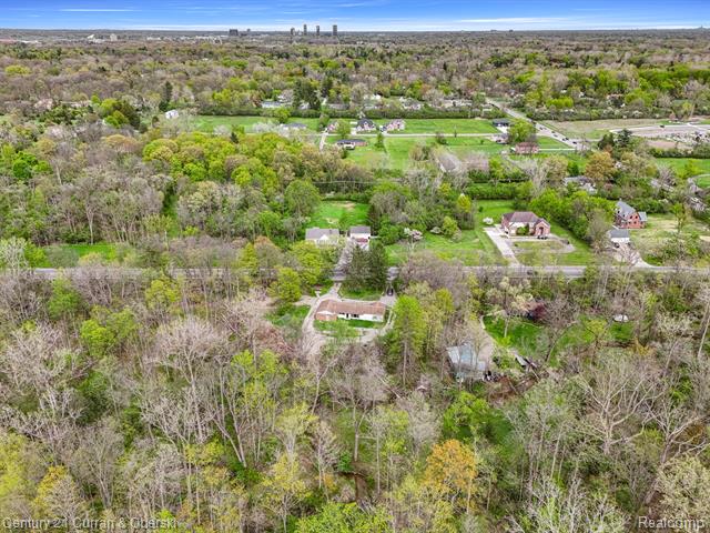 Builiding view forty for 25205 Inkster, Farmington, MI. 48336
