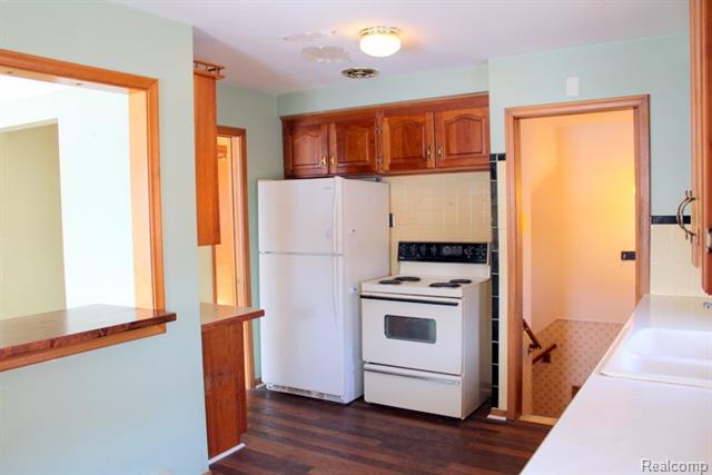 Builiding view sixteen for 1214 15Th, Wyandotte, MI. 48192